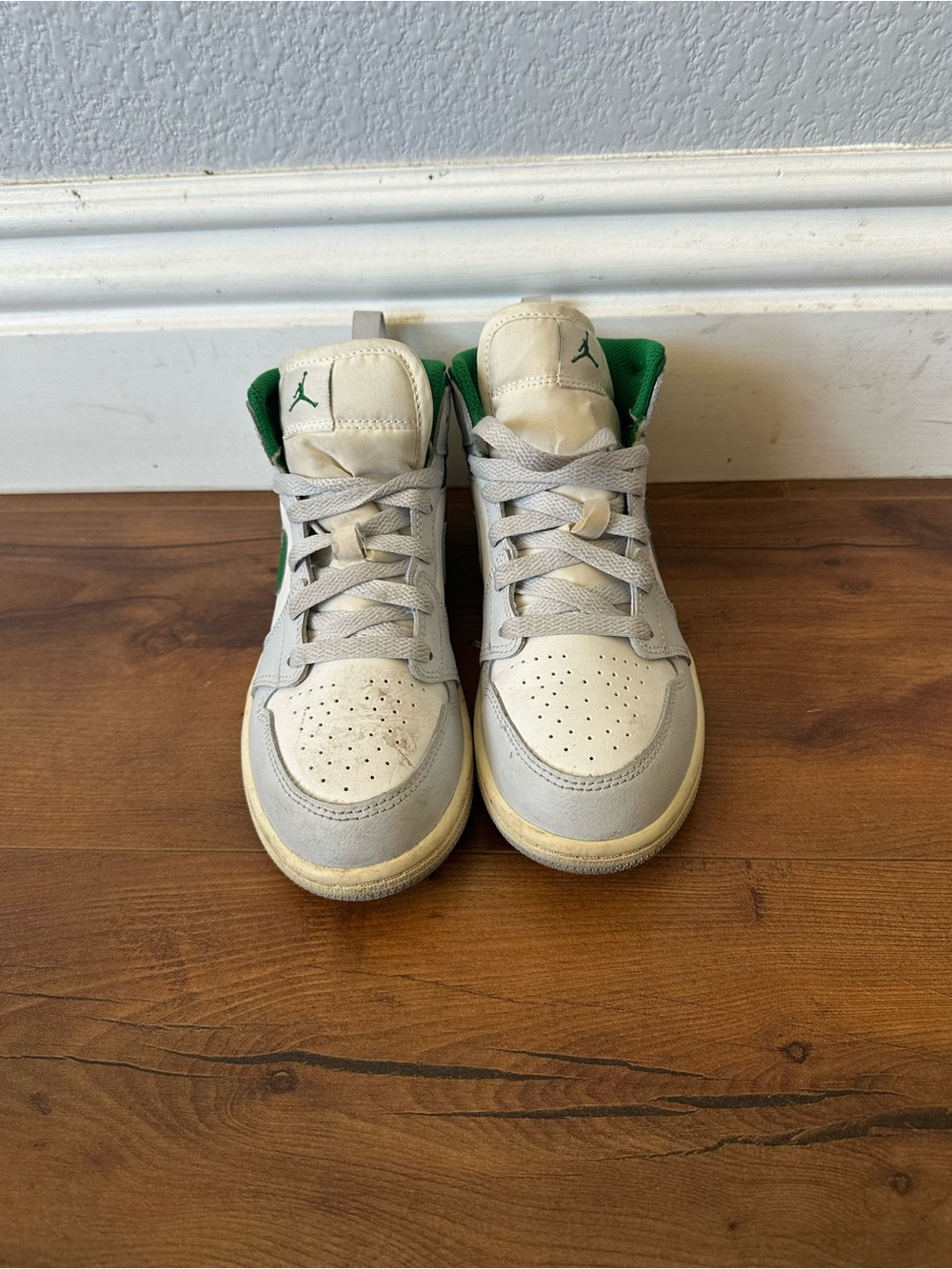 Jordan Kids -Size 2.5- Mid-Top Sneakers in Gray and Green